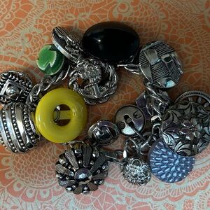 VINTAGE BUTTON Charm Bracelet